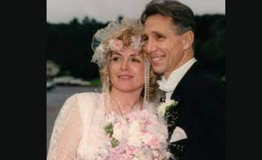 Who was Johnny Crawford married to? 