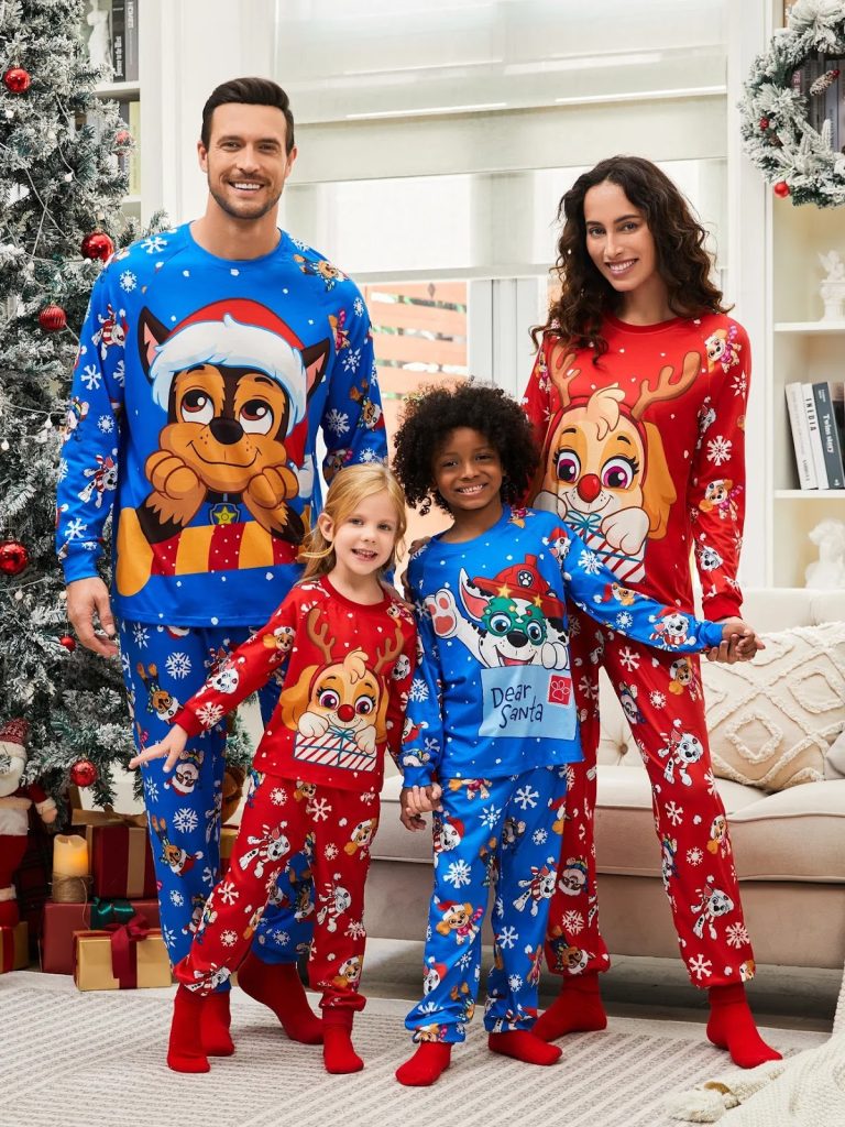 Make This Christmas Special with Matching Family Wardrobe Ideas